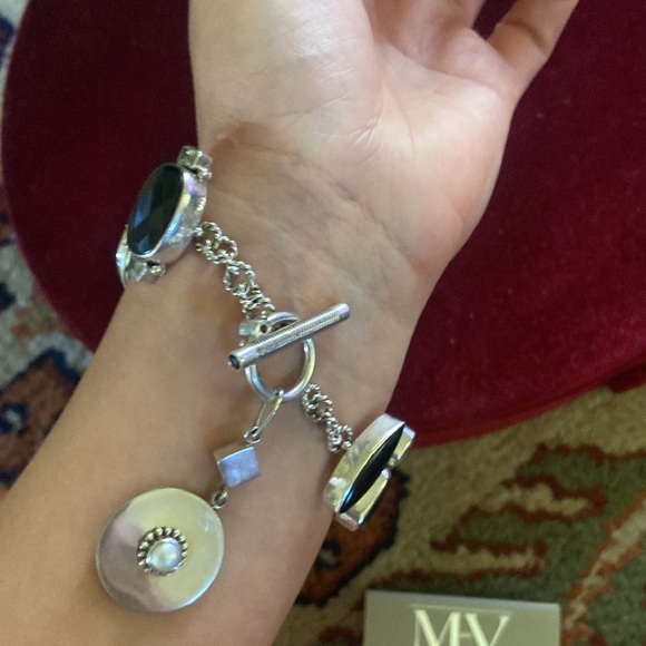 Mars and valentine bracelet and earrings set. - Picture 8 of 9